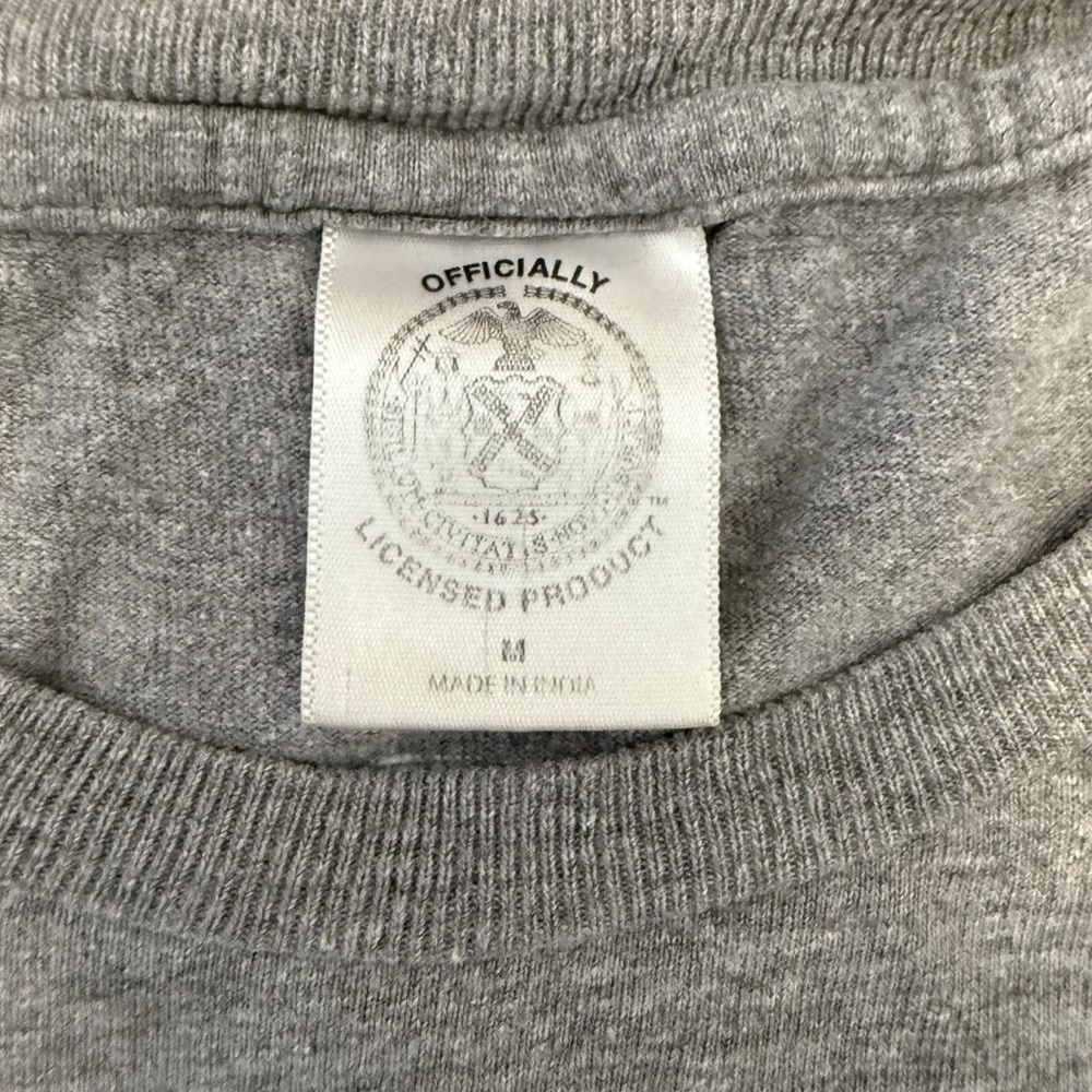 4/$25 NYPD Logo Graphic T-Shirt Officially Licensed Women’s Medium Gray Blue - Picture 6 of 8
